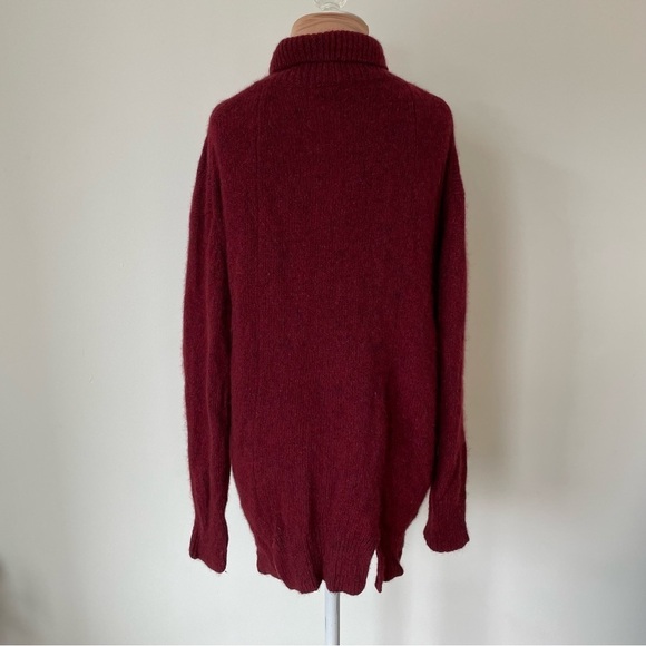 VINCE Cherry Red Cashmere Double Slit Back Hem Oversized Turtleneck Sweater Sz S - Picture 8 of 12